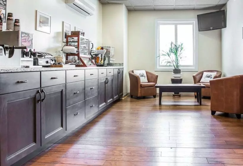 Island Inn & Suites, Ascend Hotel Collection