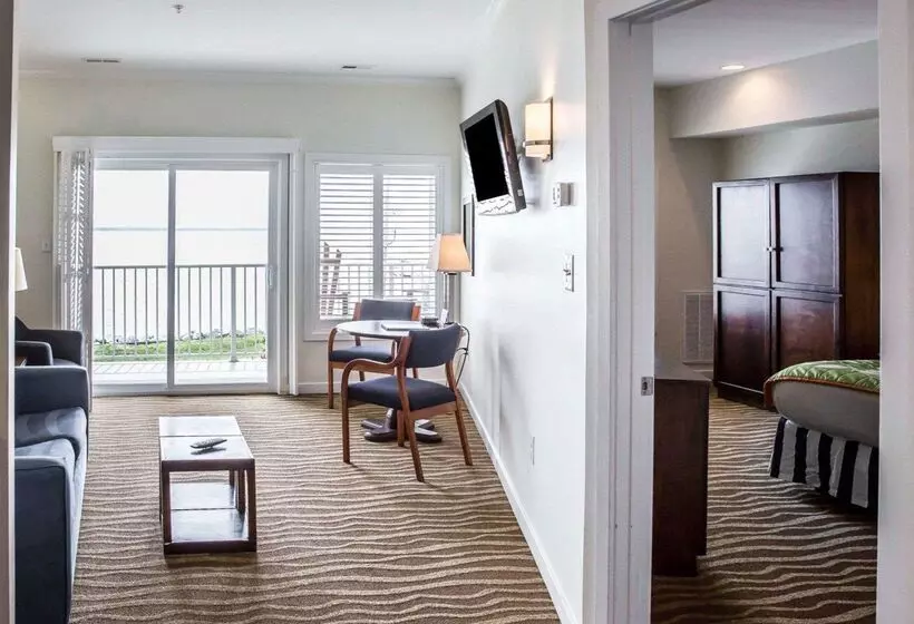 Island Inn & Suites, Ascend Hotel Collection