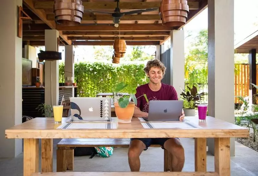 Отель Nautilus Surf & Yoga Villas Santa Teresa