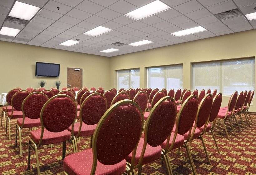 בית מלון כפרי Quality Inn & Suites