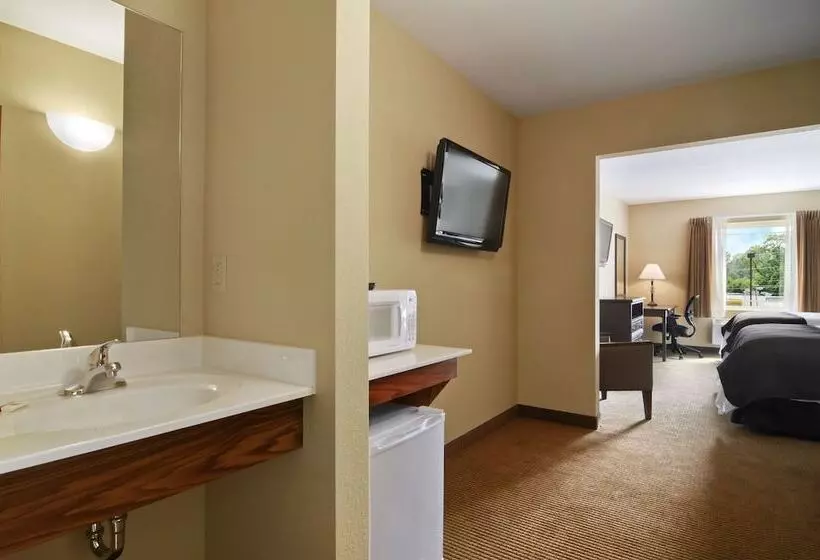 Отель Quality Inn & Suites