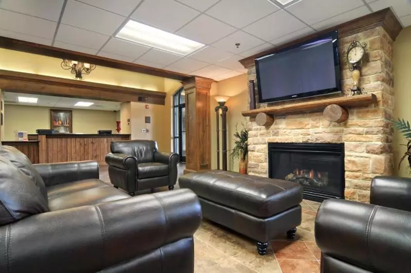 Отель Quality Inn & Suites