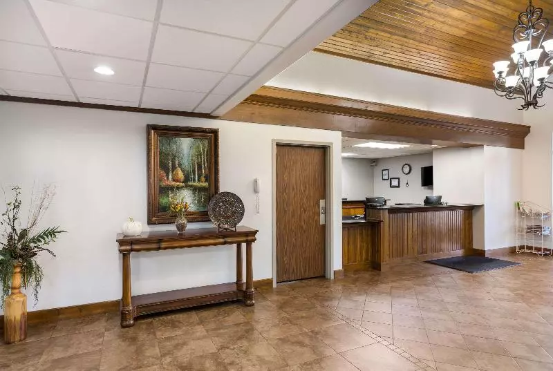 Отель Quality Inn & Suites