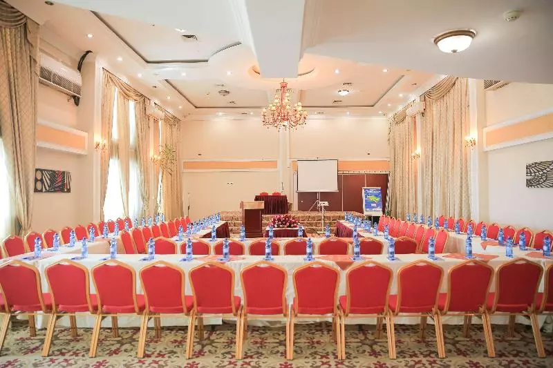 هتل Swiss Inn Nexus