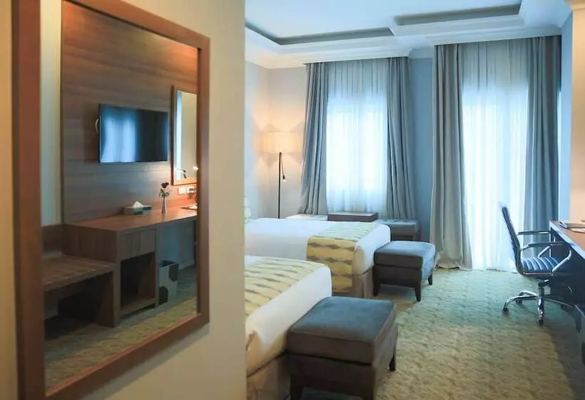 هتل Swiss Inn Nexus