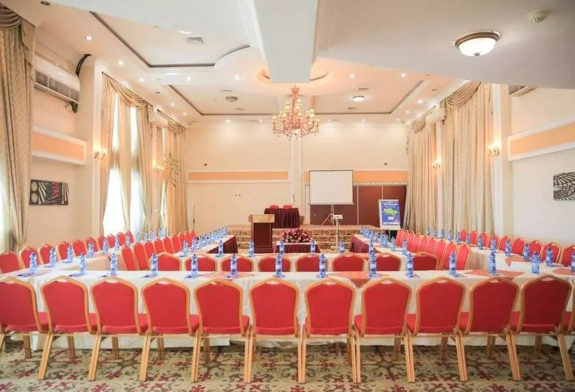 هتل Swiss Inn Nexus