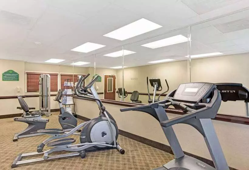 Отель Wingate By Wyndham Charleston Southern University