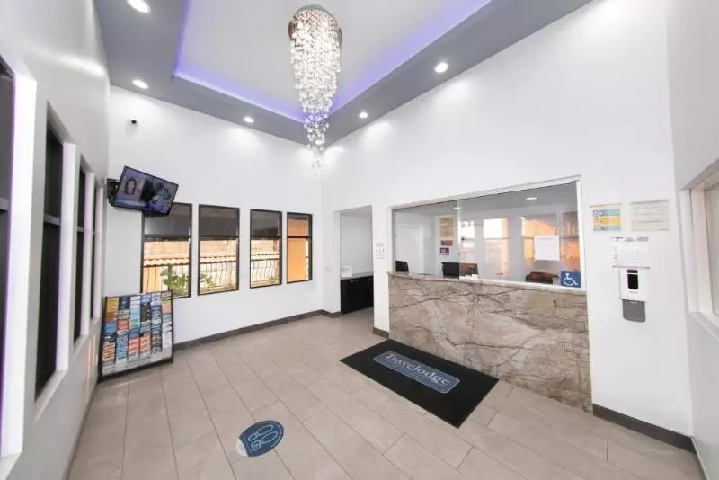 汽车旅馆 Travelodge Inn & Suites By Wyndham West Covina