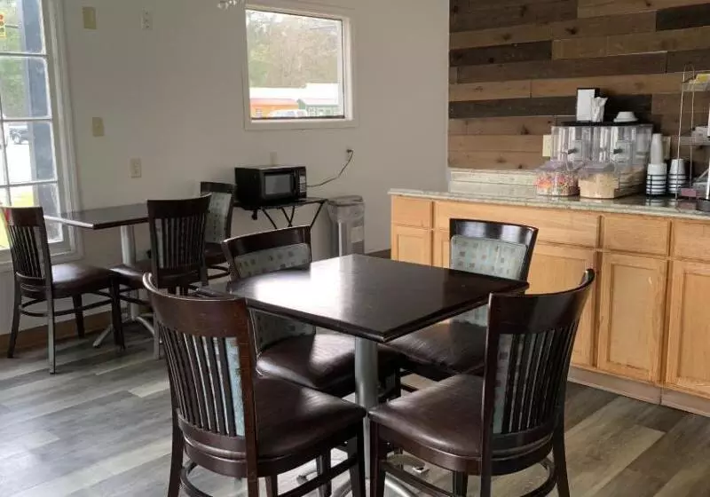 汽车旅馆 Travelodge Inn & Suites By Wyndham West Covina