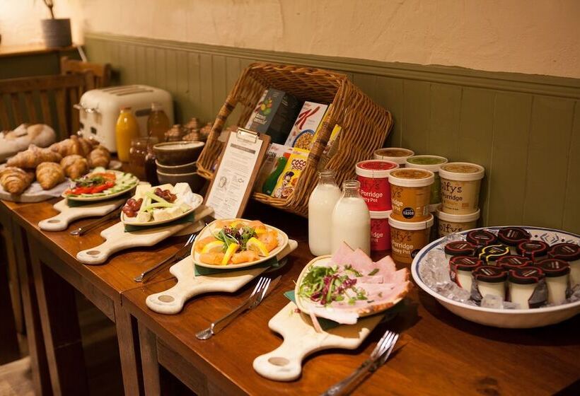 فندق Bayards Cove Inn