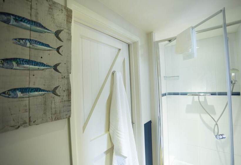 فندق Bayards Cove Inn