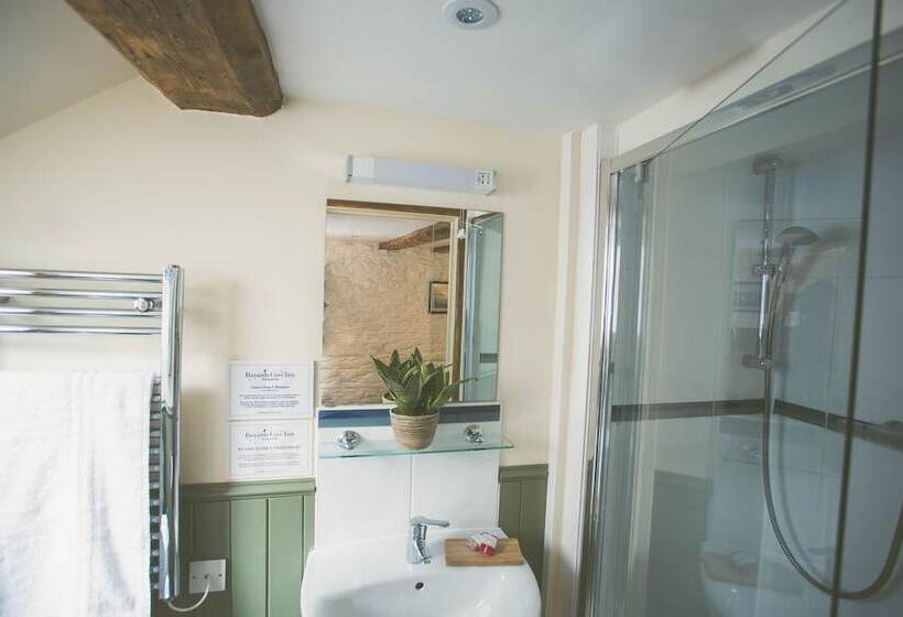 فندق Bayards Cove Inn