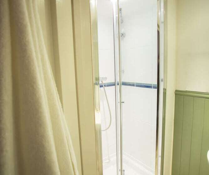 فندق Bayards Cove Inn