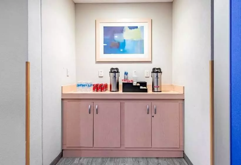 هتل City Express By Marriott Campeche