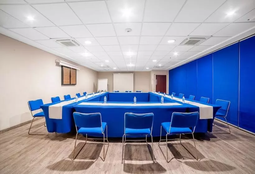 هتل City Express By Marriott Campeche