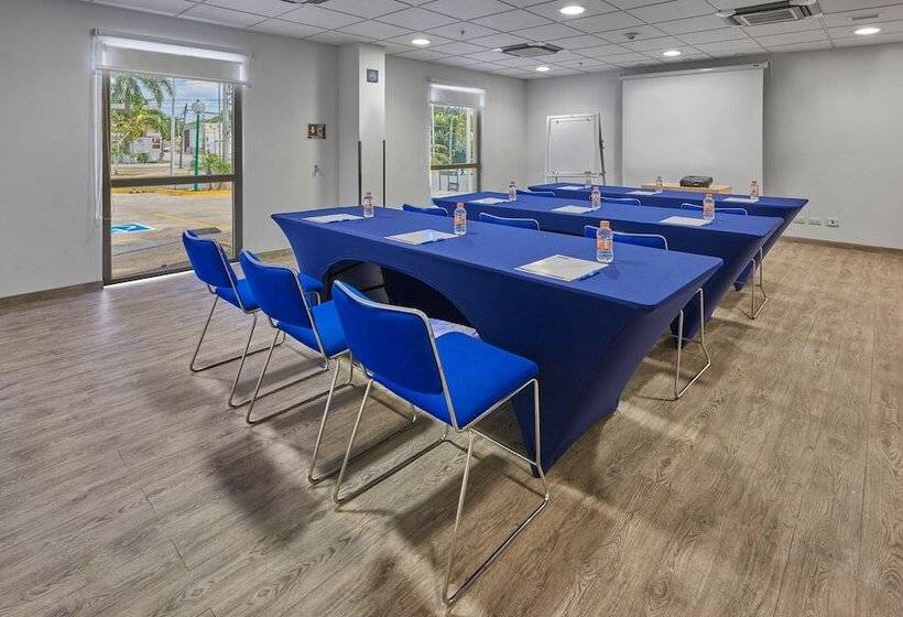 Hotel City Express By Marriott Campeche