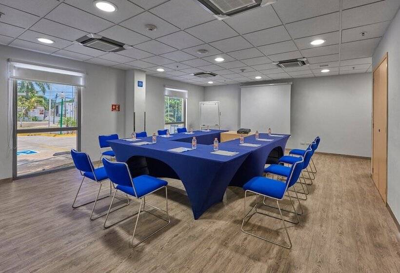 Hotel City Express By Marriott Campeche