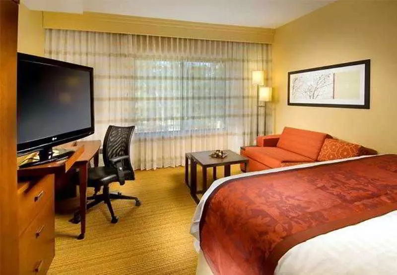 Отель Courtyard By Marriott Tyler