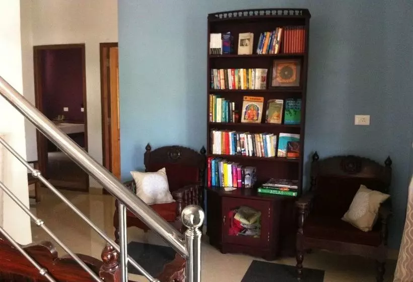 هتل Good Karma Inn