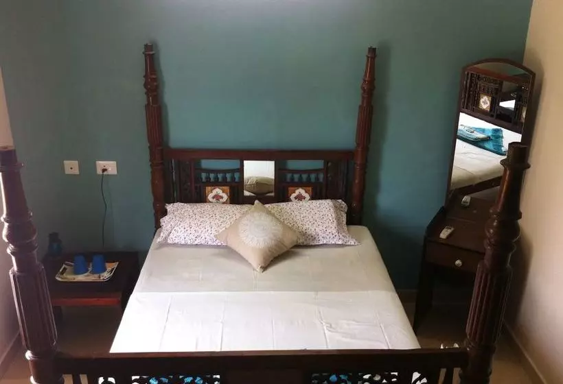 هتل Good Karma Inn