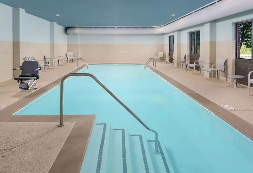 호텔 Holiday Inn Express   Tullahoma, An Ihg