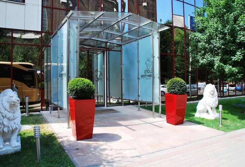 Hotel Lion S Garden