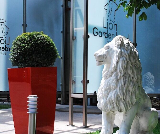 Hotel Lion S Garden