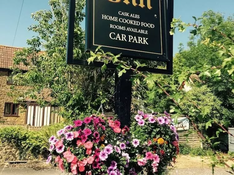 בית מלון כפרי New Inn