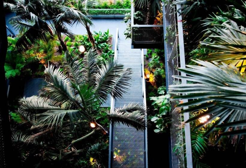 Отель Renaissance Barcelona Fira