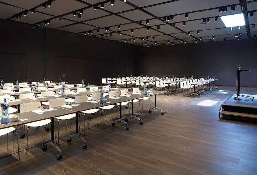 فندق Renaissance Barcelona Fira