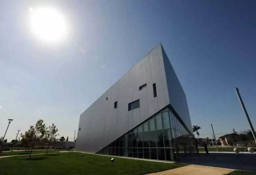 酒店 Studio Inn & Suites At Promenade Downey