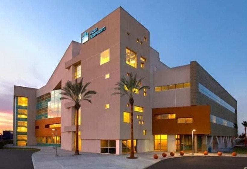 酒店 Studio Inn & Suites At Promenade Downey