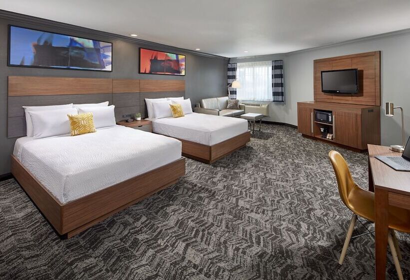 酒店 Studio Inn & Suites At Promenade Downey