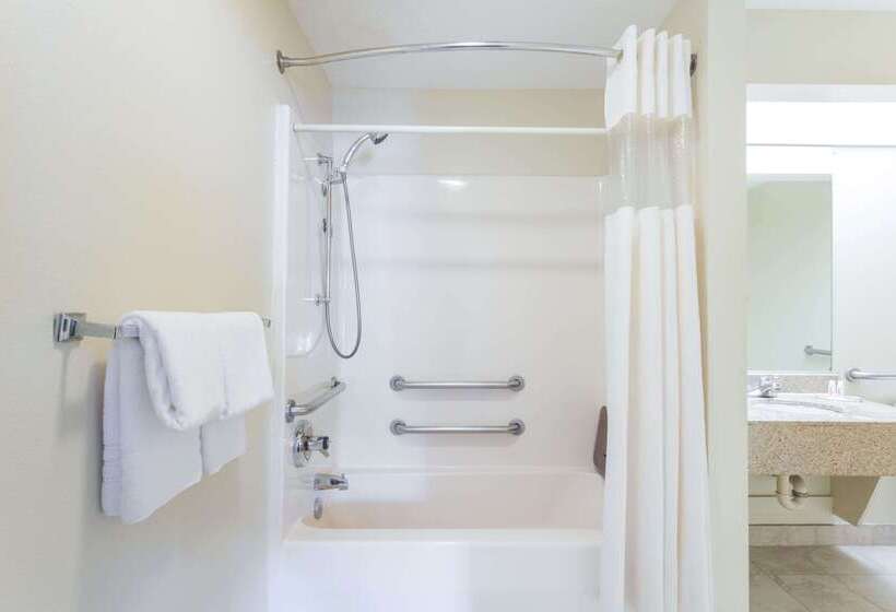 Отель Super 8 By Wyndham Stafford