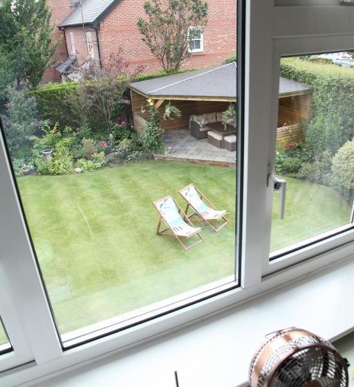 فندق The Hinton Guest House