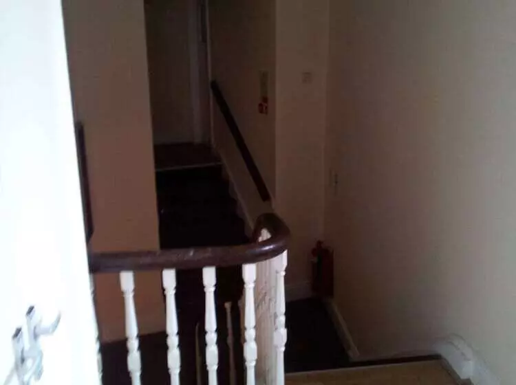 Hotelli The Knowsley B&b