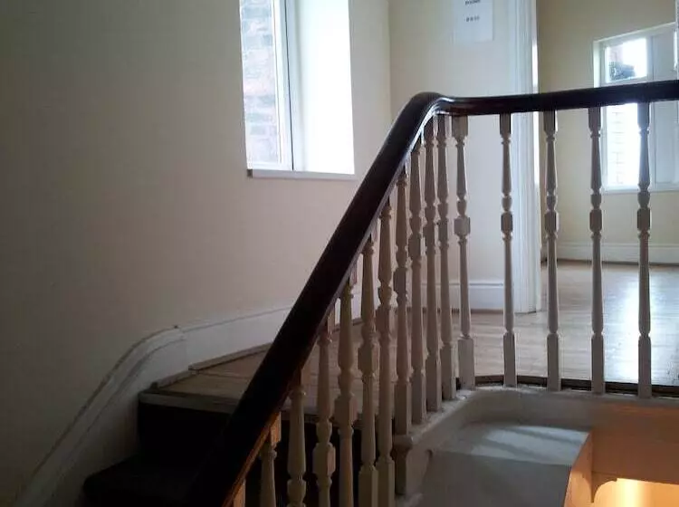 Hotelli The Knowsley B&b