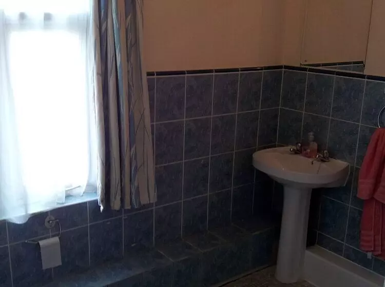 Hotelli The Knowsley B&b