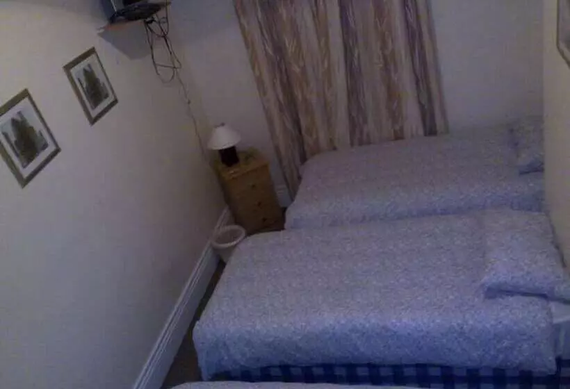 Hotelli The Knowsley B&b