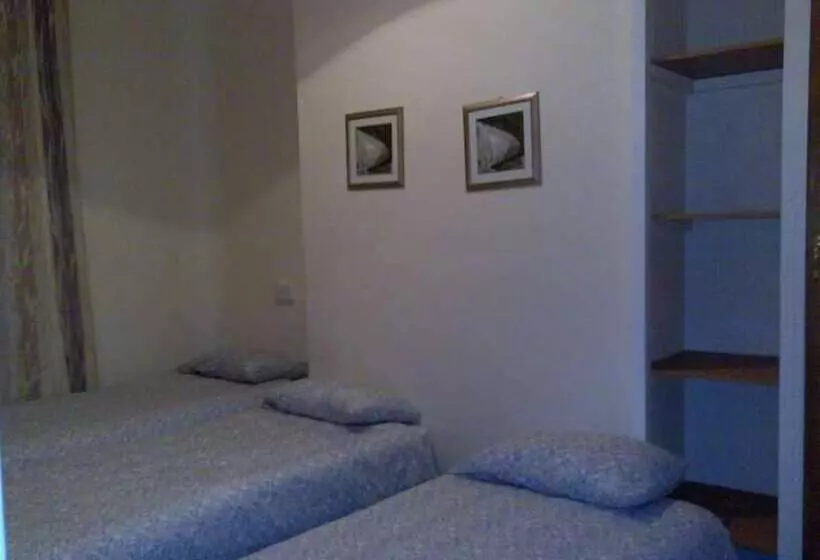 Hotelli The Knowsley B&b