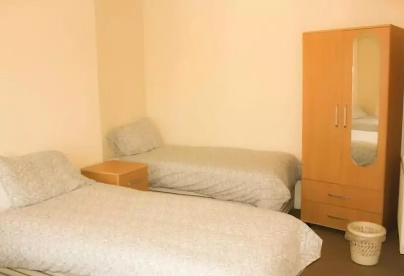 Hotelli The Knowsley B&b