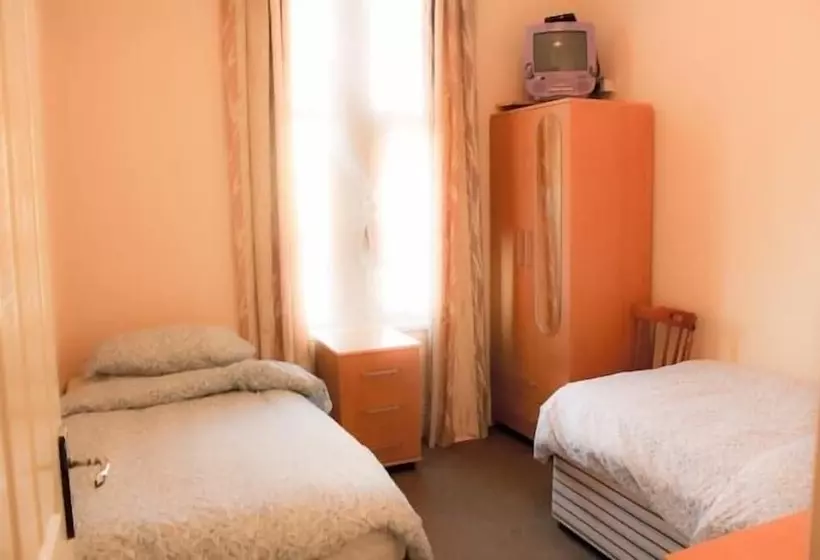 Hotelli The Knowsley B&b