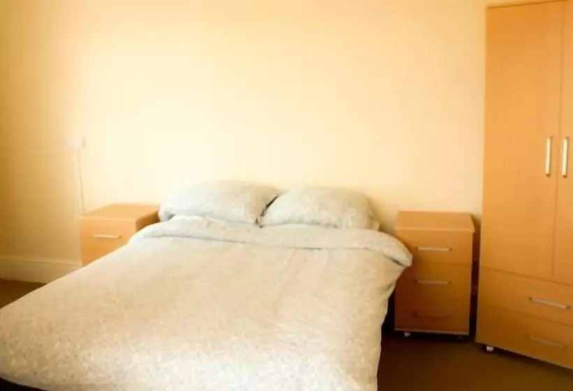 Hotelli The Knowsley B&b