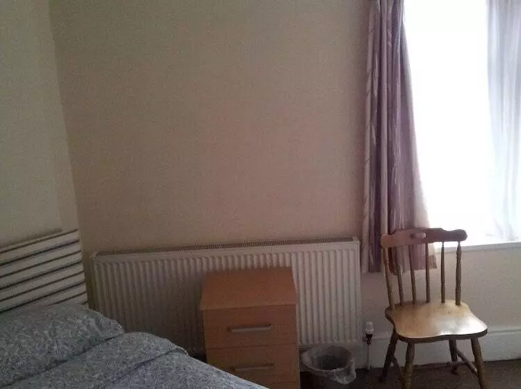 Hotelli The Knowsley B&b