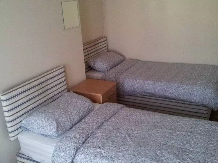 Hotelli The Knowsley B&b