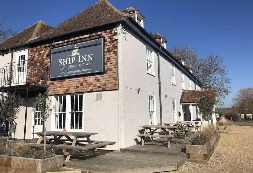 בית מלון כפרי The Ship Inn