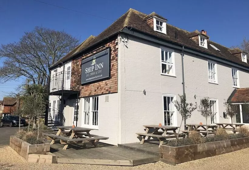 בית מלון כפרי The Ship Inn