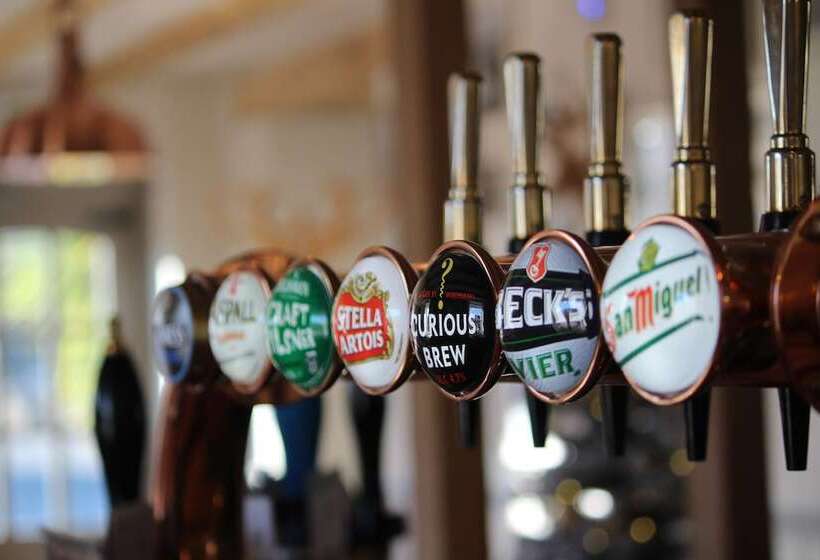 Отель The Ship Inn