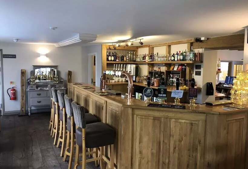 בית מלון כפרי The Ship Inn