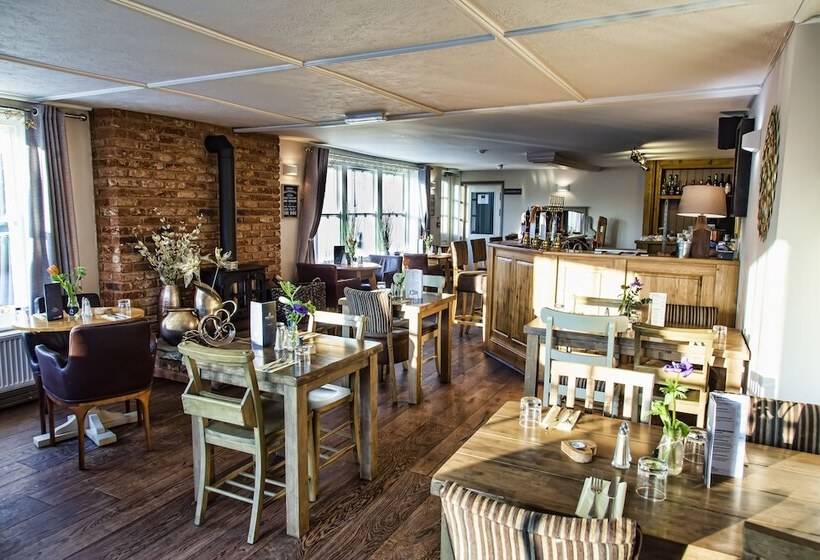 Отель The Ship Inn